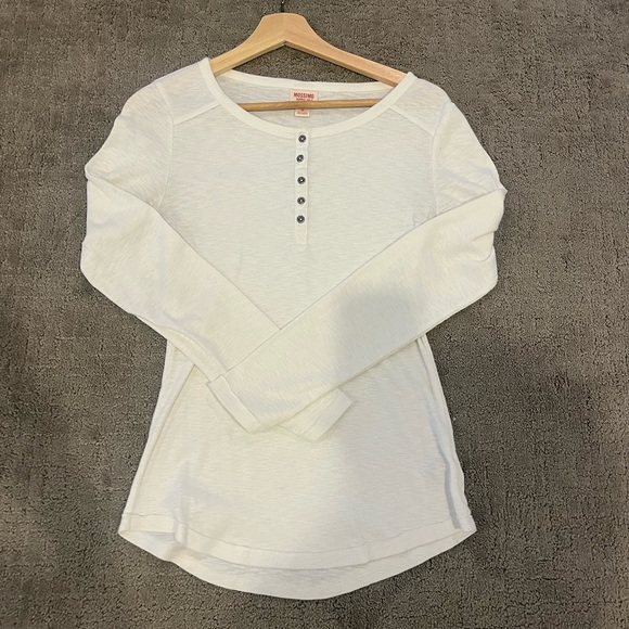 White mossimo top - Picture 1 of 2